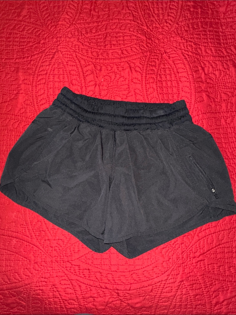 Lululemon hotty hot shorts size 6